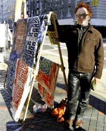 Mark Nilsen standing next to his wooden easel at the NYC Metropolitan Museum of Art